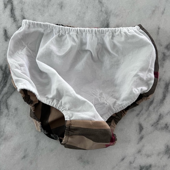 Burberry Baby Dress with matching bloomers. 12 mo/80cm - Picture 6 of 7